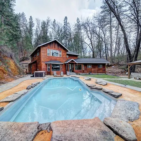 Luxury Cabin At Lakehead